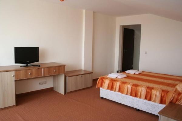Hotel Akre Kavarna Buitenkant foto