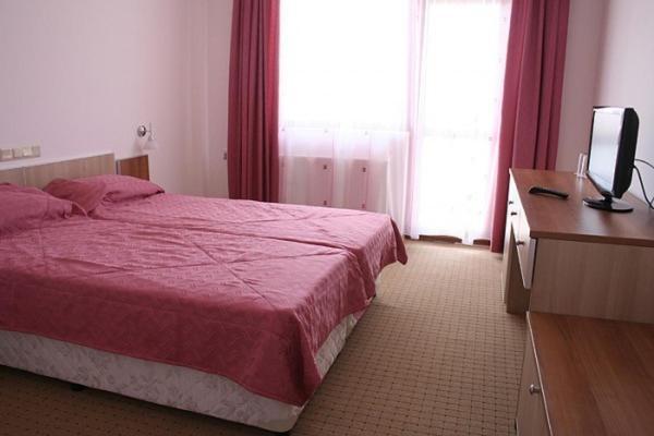 Hotel Akre Kavarna Buitenkant foto