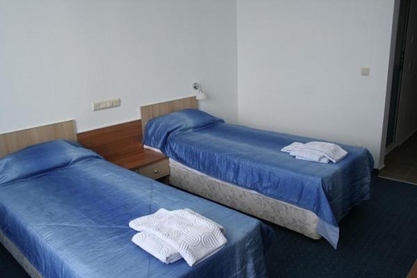Hotel Akre Kavarna Buitenkant foto